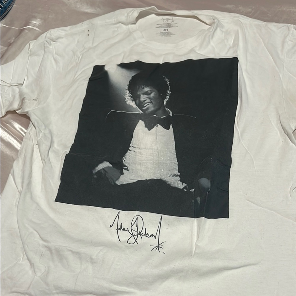 Vintage Graphic Tee with Iconic Black and White Design